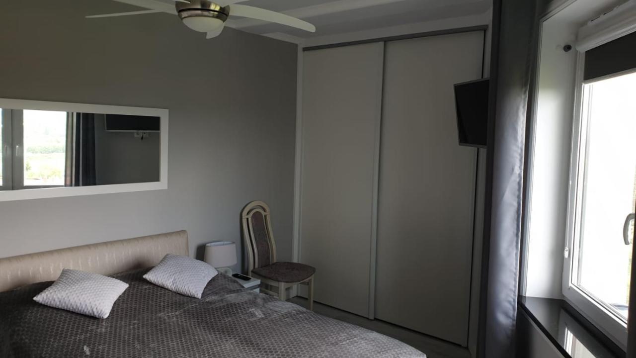 Apartamenty Podzamcze Walbrzych Bagian luar foto